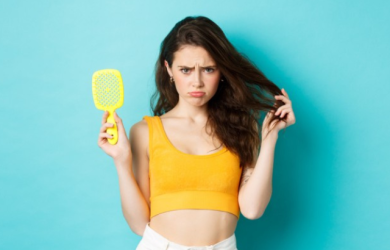 Bật mí 5 bí quyết bảo vệ tóc khỏi bị rụng vào mùa hè